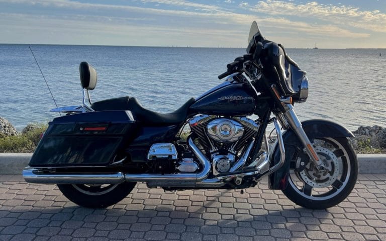 rent-a-harley-davidson-street-glide-flhx